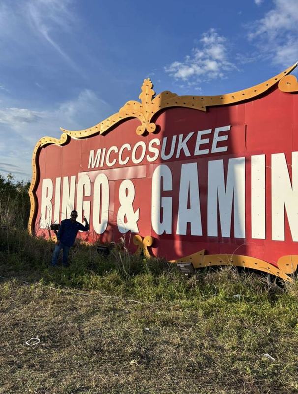 Miccosukee: Pylon sign